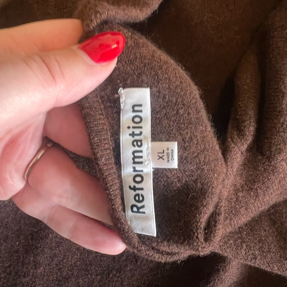 Like New Reformation Chocolate Off-Shoulder Dress - Picture 5 of 6